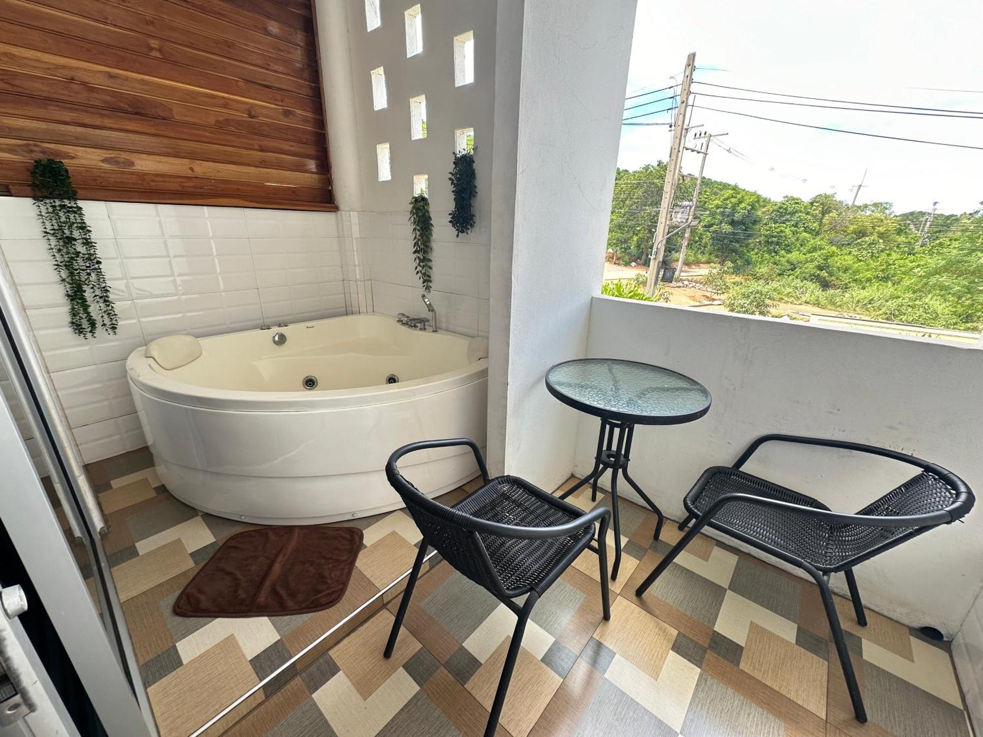 Jingle Bells Resort Koh Larn Exterior foto